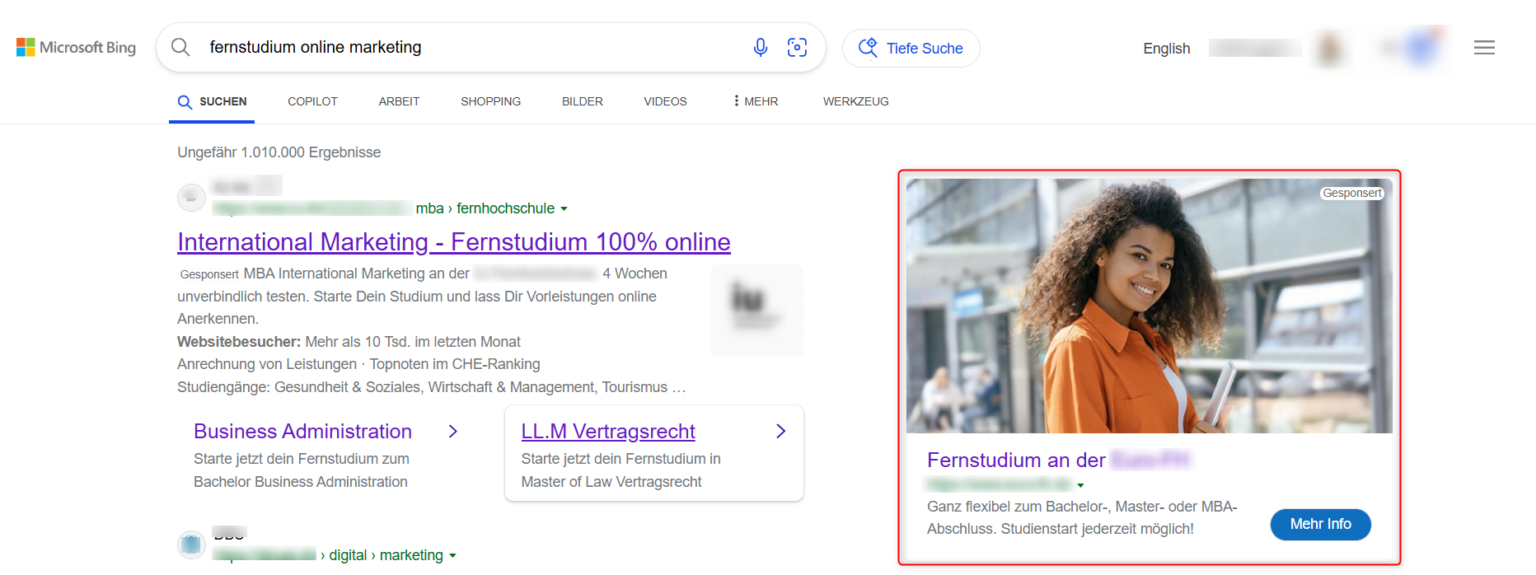 Screenshot einer Bing-Suchergebnisseite zur Suche „fernstudium online marketing“. Rechts erscheint eine gesponserte Anzeige mit einer jungen Frau in orangefarbener Bluse, die lächelnd ein Tablet hält. Der Anzeigentitel lautet „Fernstudium an der Euro-FH“.